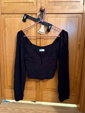 Women’s Black Long-Sleeve Smocked Neck Top